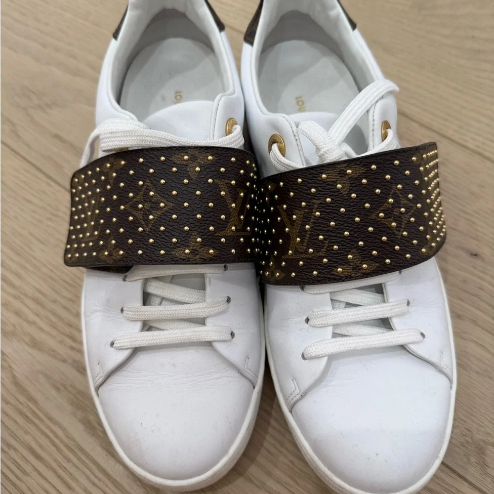Louis Vuitton White and Brown Sneakers Sleek Minimalist Design - Picture 5 of 8
